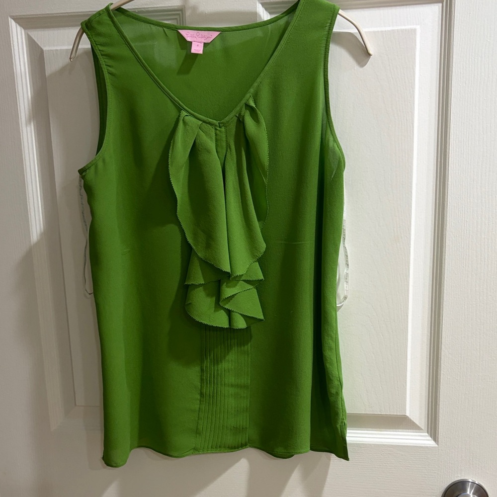 Lilly Pulitzer Silk Green Ruffle Blouse 
sleeveless size size 4